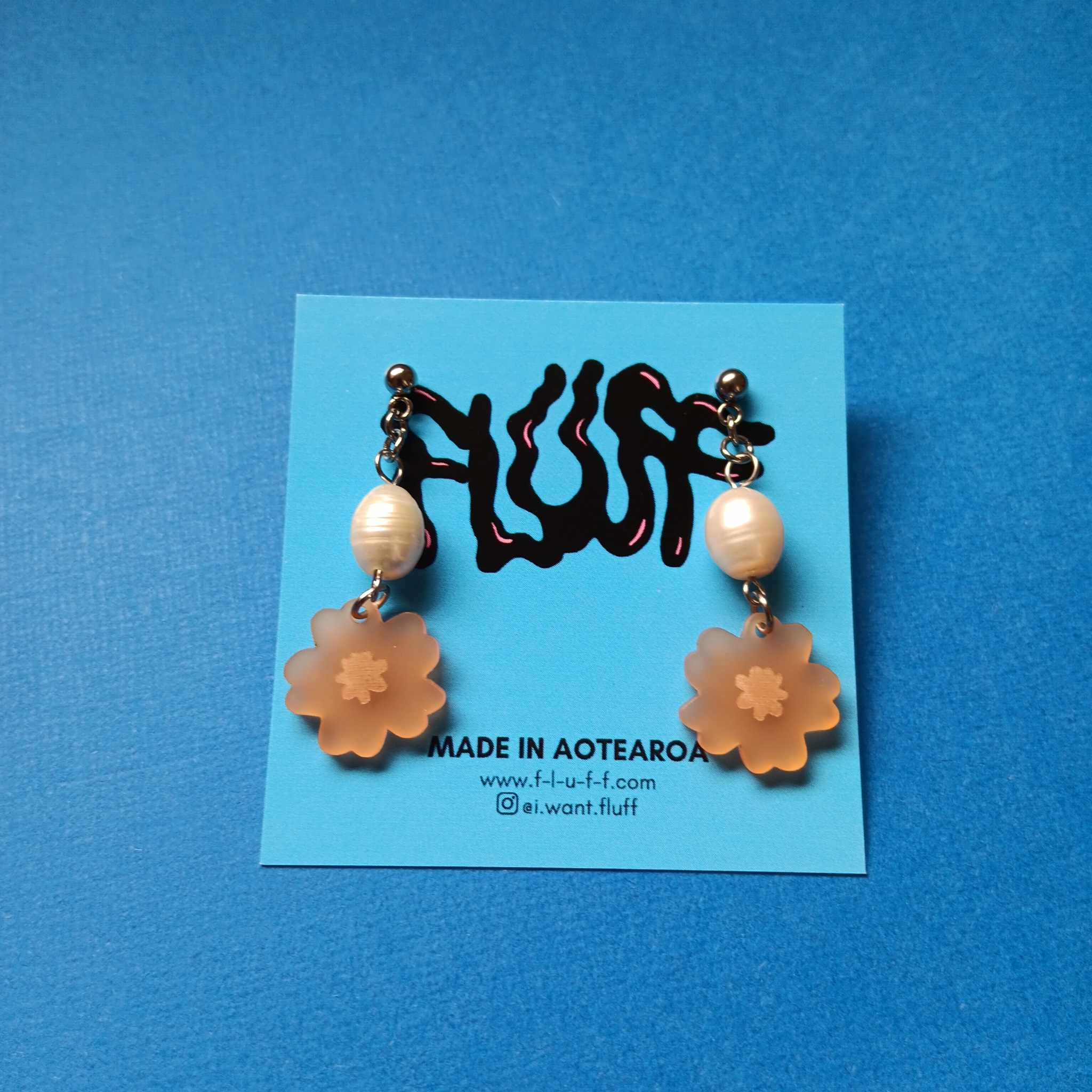 FLOWER PEARL STUDS